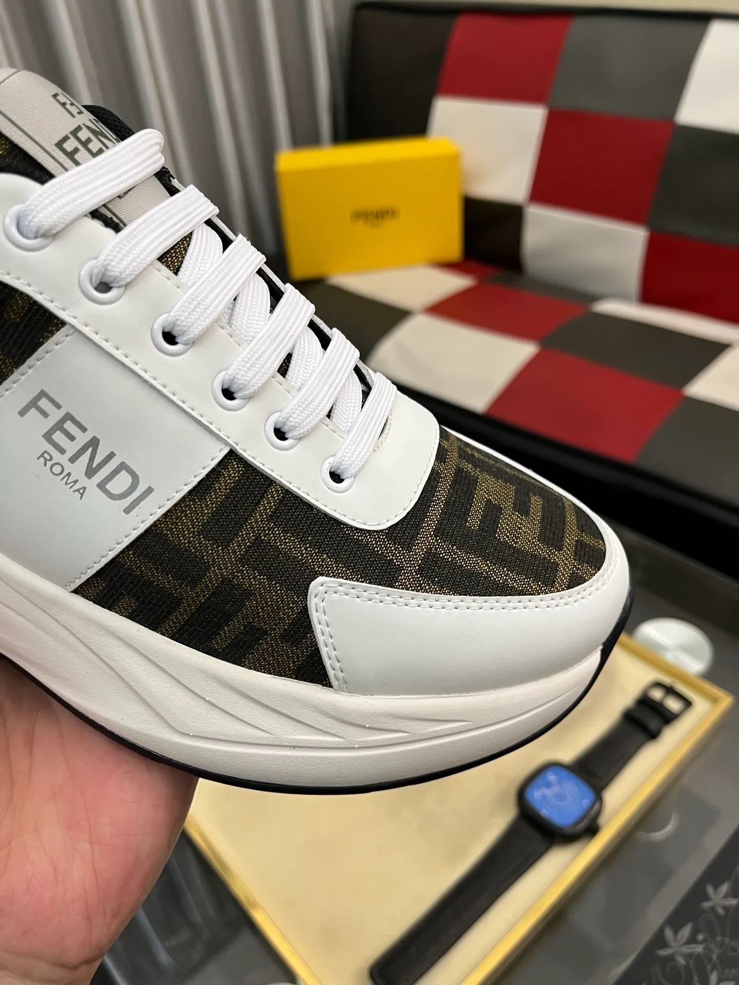 Ex-factory price: 438⌚️⌚️[Fendi] Fendi’s latest casual shoes for men! Available at counters simultaneously! A one-to-one replica of the original. Made entirely of imported top-grain calfskin, the interior is made of top-grain water-dyed cowhide, and the original factory-supplied rubber outsole. Leading new fashion concepts. Matching code: 38-442️⃣Colors available